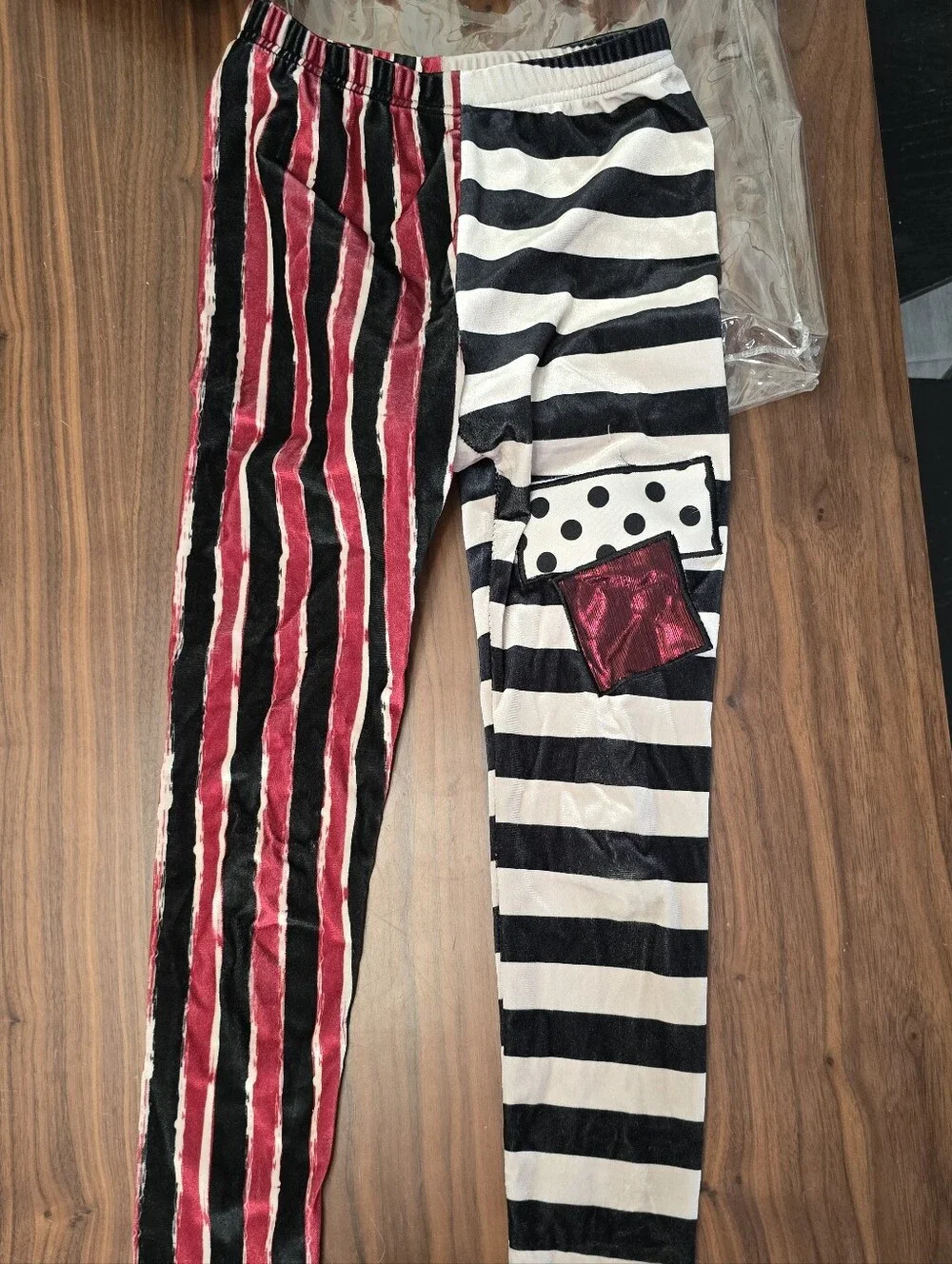 Spirit Halloween Dark Vintage Clown Costume - Black & Red With Stripes